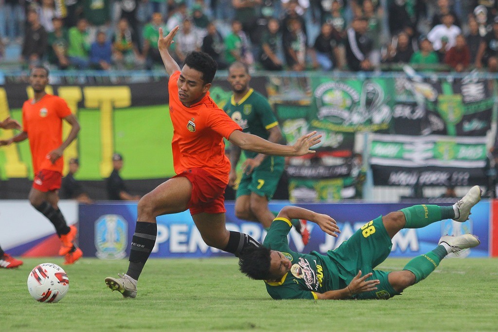 Bhayangkara FC vs Persebaya di Piala Gubernur Jatim 2020 (Foto: Antara/ Moh Asim)