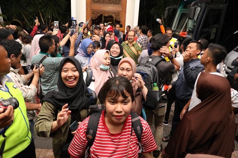 Mahasiswa tiba di Jatim usai karantina di Natuna, Kepri. Foto: DOK Pemprov Jatim