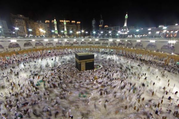 Antisipasi Korona, Arab Saudi Bekukan Umrah