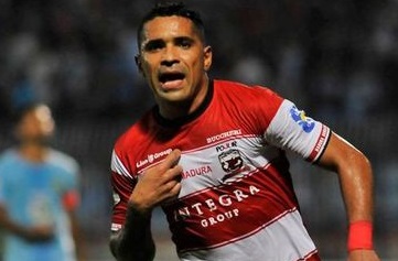 Gunduli Barito, Madura United Puncaki Klasemen Liga 1