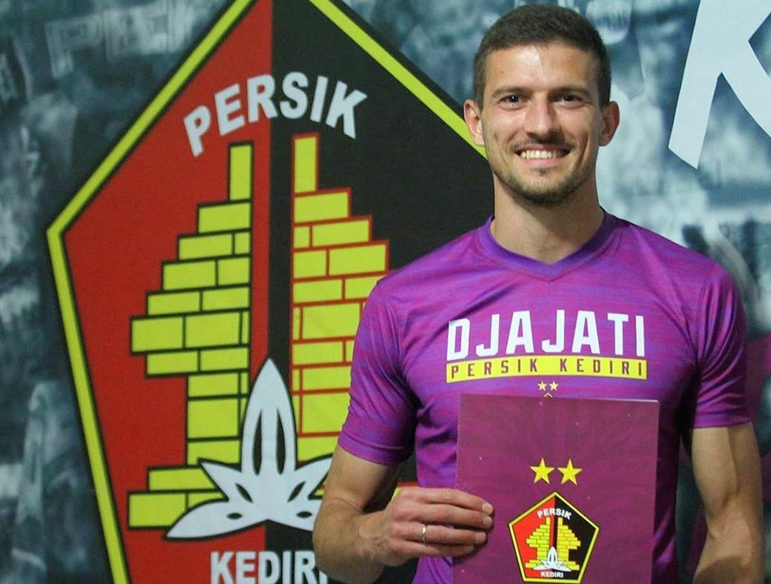 Striker anyar Persik asal Serbia, Nikola Asceric. (foto/offcialpersik)