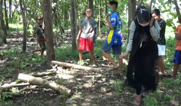 Meriam Bambu Pengusir Bosan di Tengah Pandemi