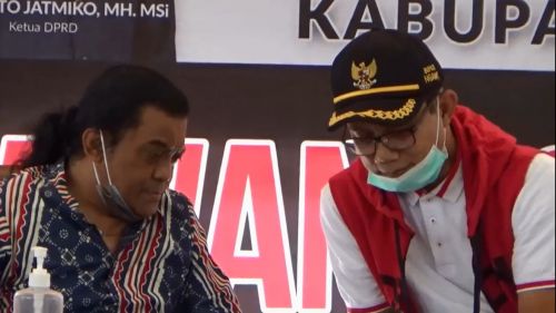 Foto almarhum bapak sobat ambyar saat menghadiri rapat konser di Ngawi awal Mei lalu (foto/metrotv)