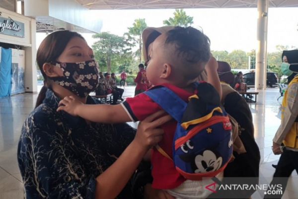 Terpisah Sepuluh Bulan di Hongkong, Ibu dan Anak Bertemu di Surabaya