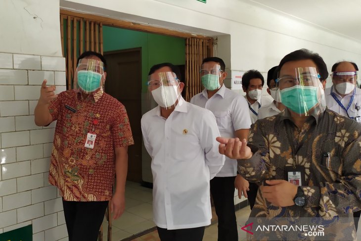 Pemprov Jatim Pisahkan Pasien Covid-19 Berdasarkan Gejala Klinis, Menkes : Penanganannya Bagus