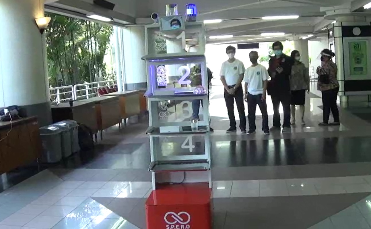 Uji coba robot Spero hasil karya UK Petra Surabaya (foto/Metrotv)