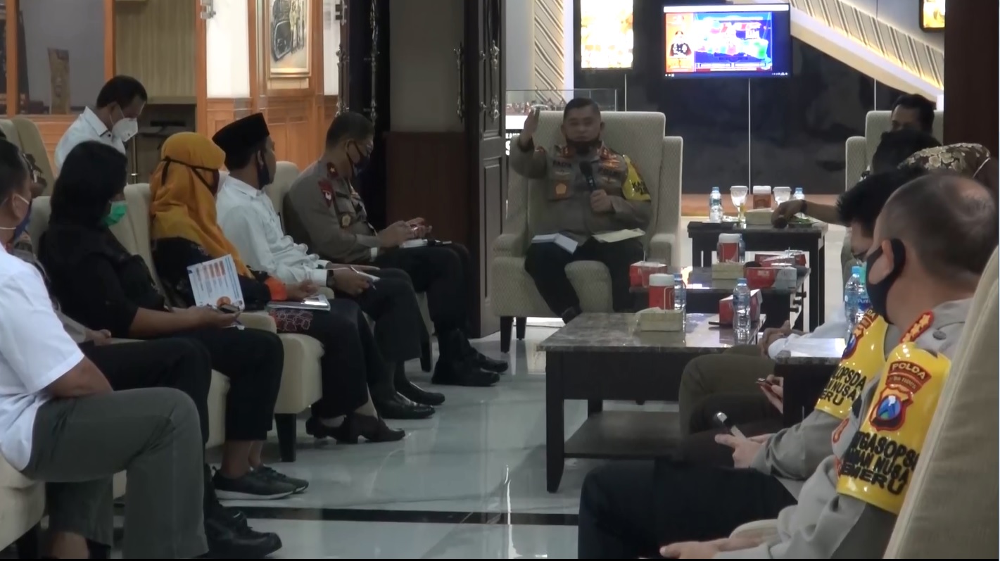 Kapolda Jatim Irjen Fadil Imron bertemu dengan KPU Jatim terkait pembahasan pengamanan pilkada serentak di tengah pandemi (foto/Metrotv) 
