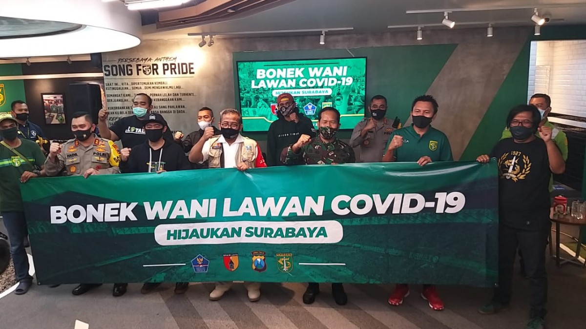 Deklarasi Bonek Wani Lawan Covid-19 dihadiri  Pangdam V Brawijaya, Kapolda Jatim, dan Kapolres Surabaya. (foto/officalpersebaya)