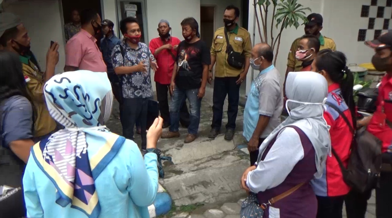 Suami Dikarantina, Keluarga Pasien Positif Covid-19 Lurug DPRD Jombang