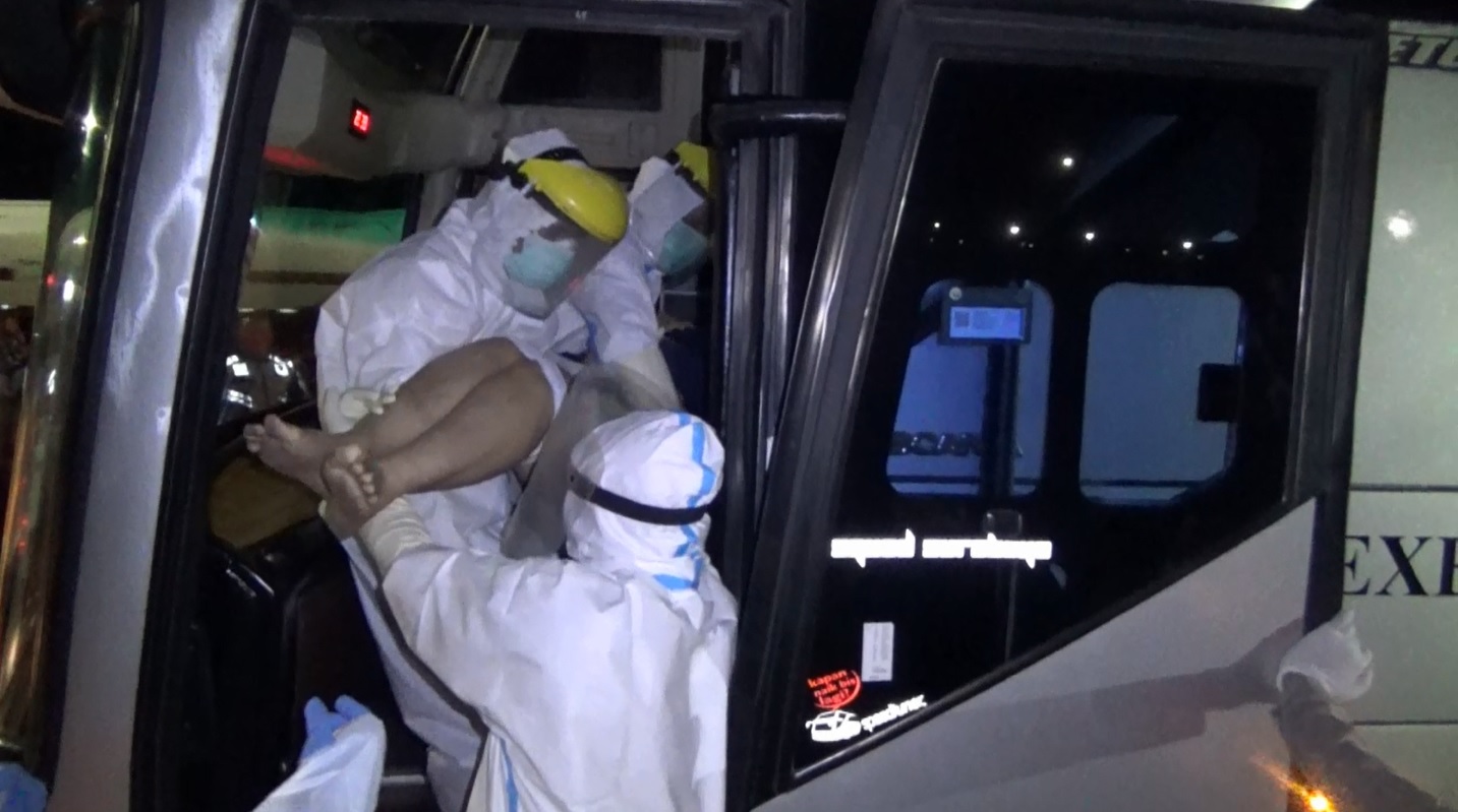 Penumpang Tewas Mendadak di Dalam Bus, Dievakuasi Dengan Protokol Covid-19