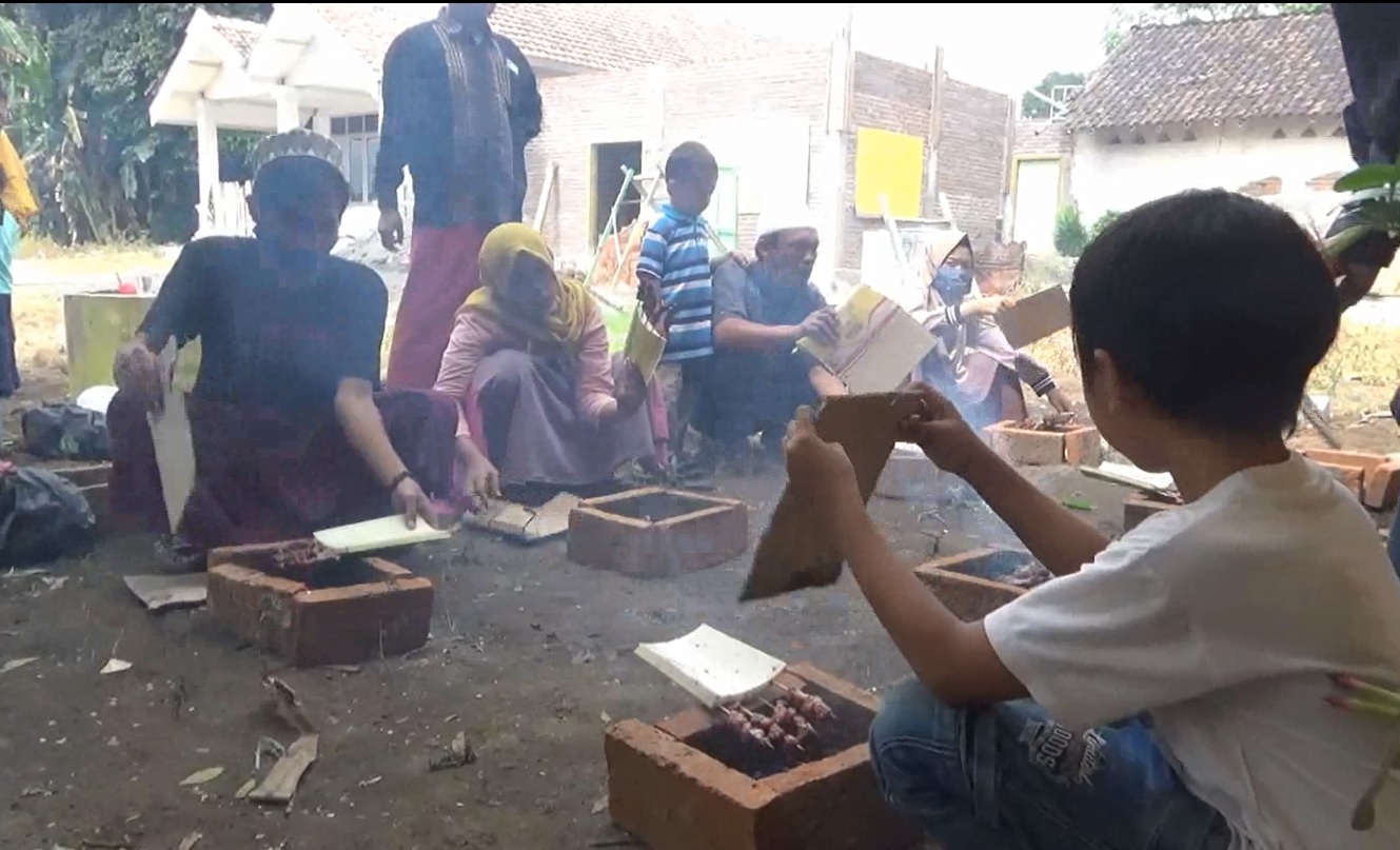 Tradisi Akepai Jember, Jalin Kebersamaan Lewat Asap Sate Kurban