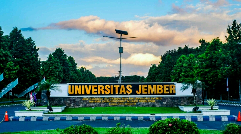 Ribuan Mahasiswa Universitas Jember Bebas UKT