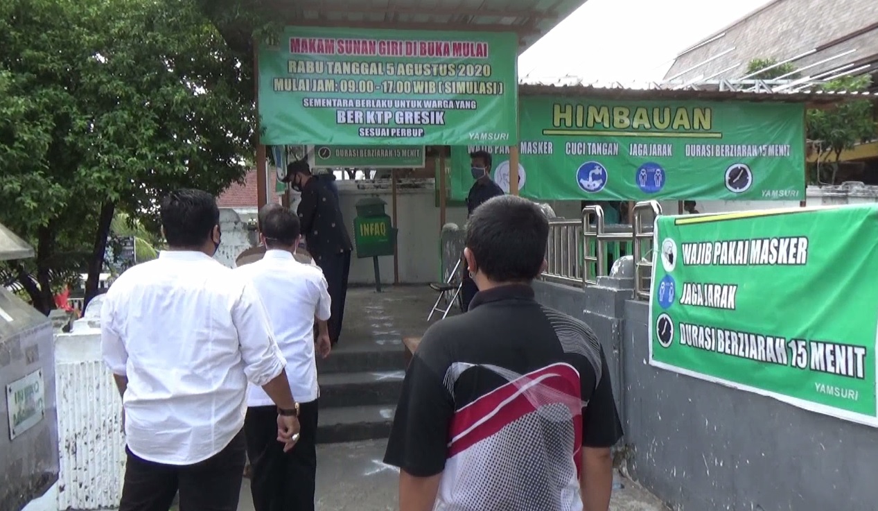 Makam Sunan Giri di Gresik sudah dibuka kembali meski masih hanya untuk warga lokal. (foto/metrotv)