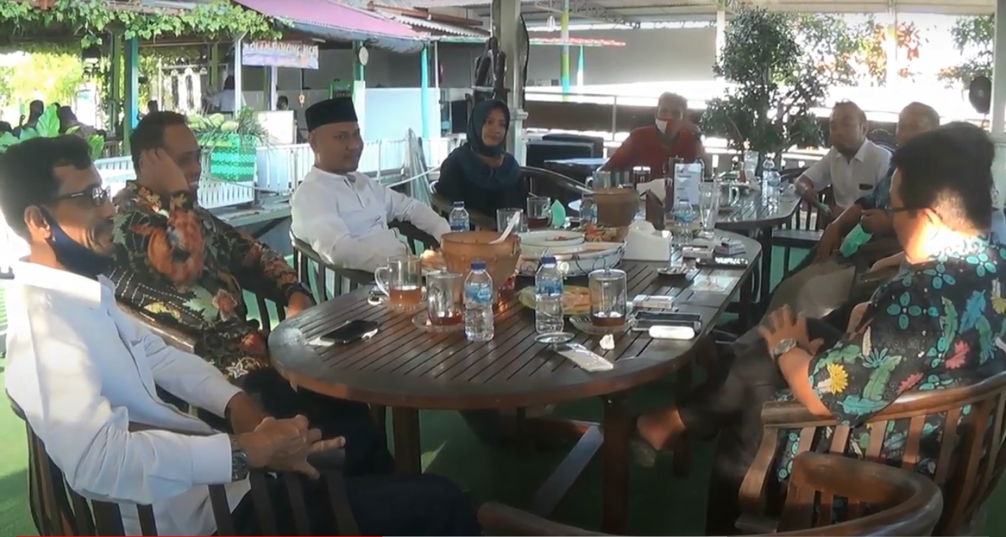 Pertemuan antara pasangan bakal calon Bupati Tuban, Eko Wahyudi dan bakal calon wakil Bupati Tuban,  Agus Maimun bersama Partai Nasdem dan dua partai pengusung lain (Foto / Metro TV)