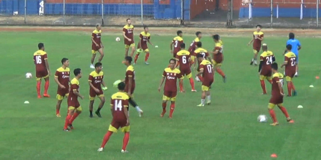 Pemain Persik Kediri menggelar latihan perdana di stadion Brawijaya Kediri (Foto / Metro TV)