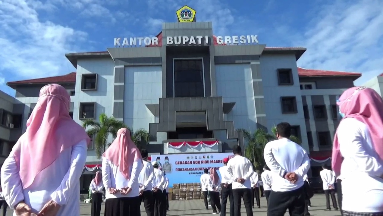 Masih Zona Merah, Pemkab Gresik Tebar Setengah Juta Masker