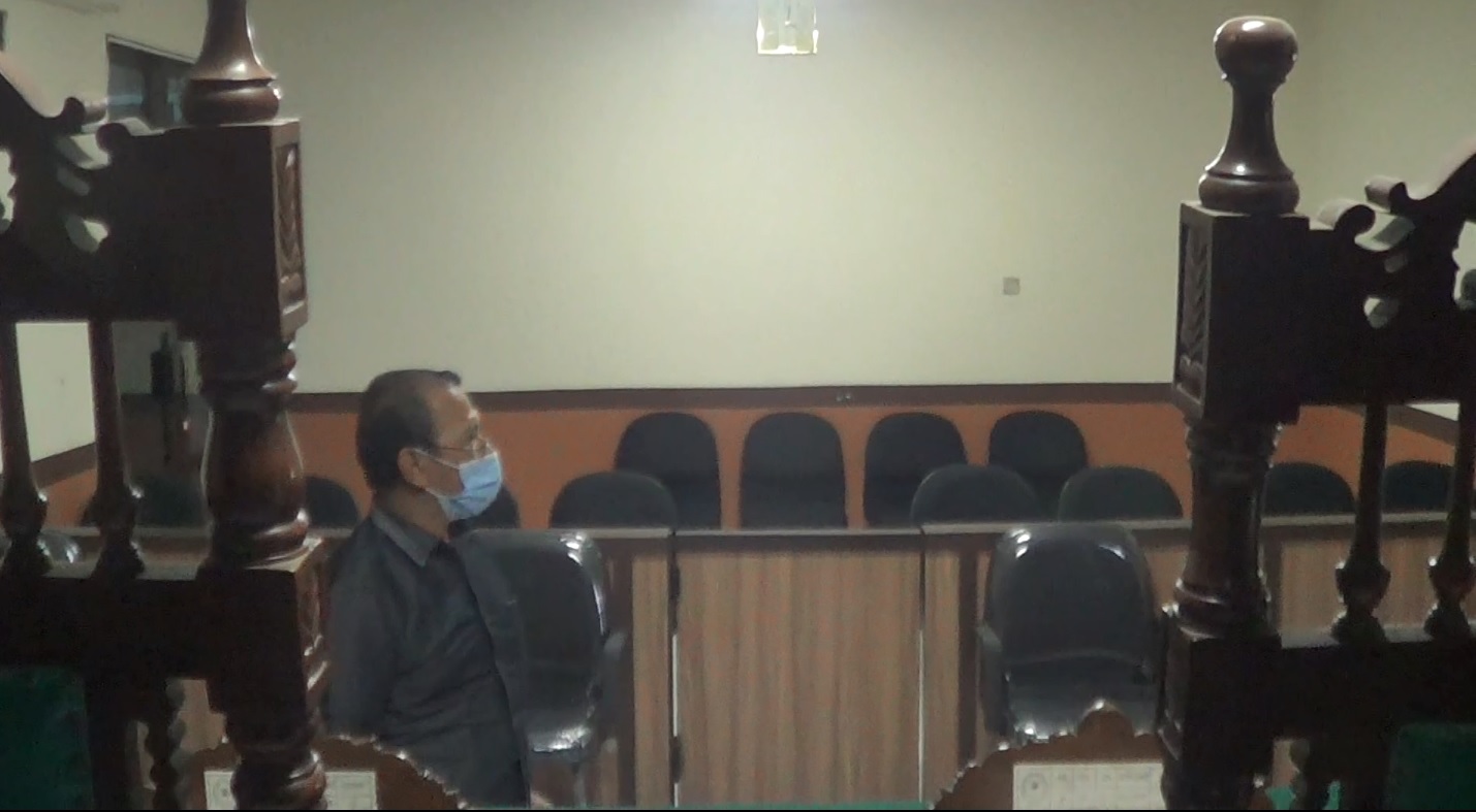 Aktifitas persidangan di Pengadilan Agama Surabaya dihentikan setelah 26 pegawai termasuk hakim positif covid-19 (Foto / Metro TV)