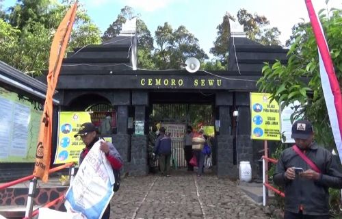 Jalur pendakian Gunung Lawu melewati Pos Cemoro Sewu ditutup. (foto/metrotv)
