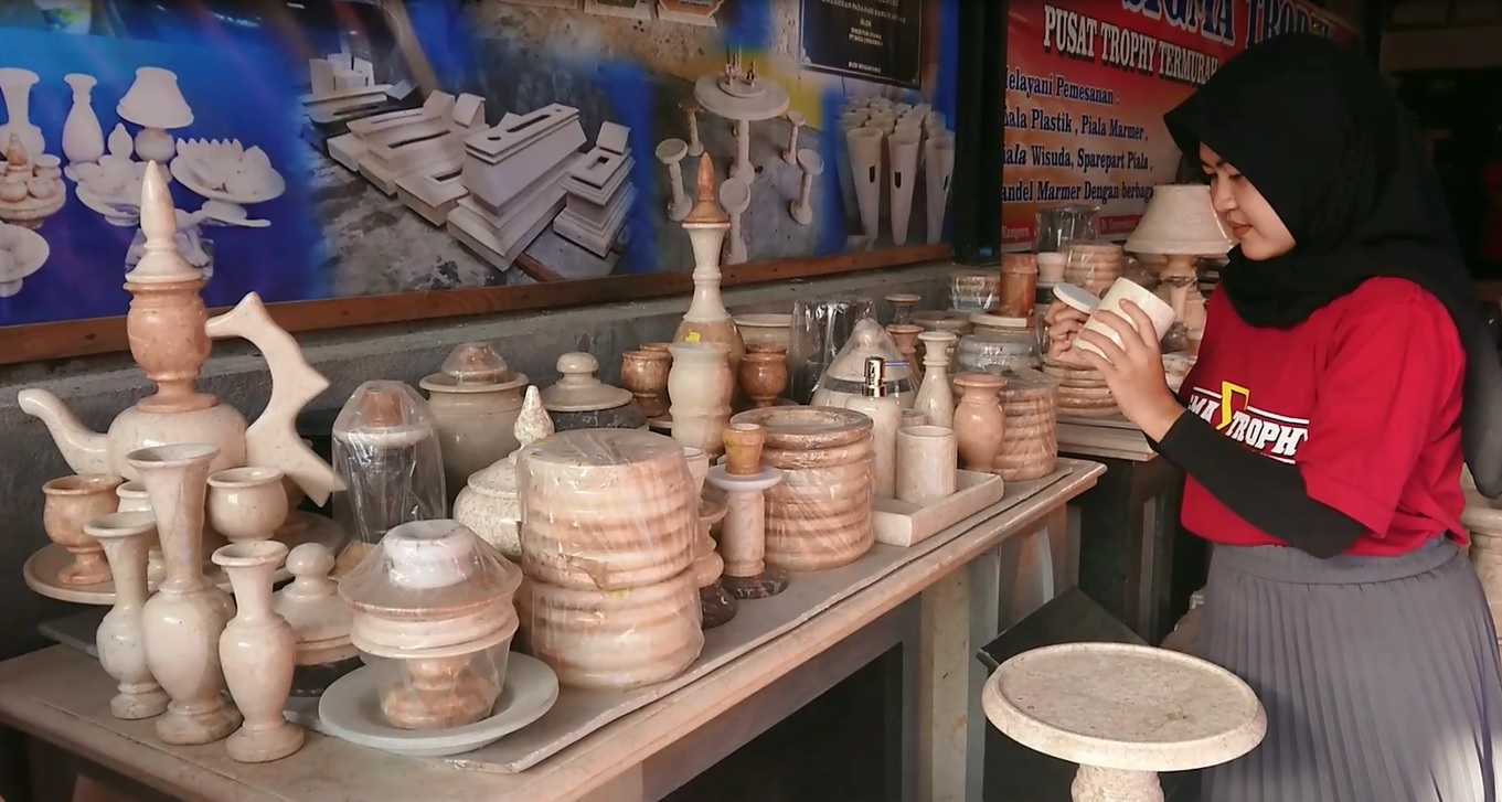 Produk berbahan marmer masih mengeliat meski diterjang pandemi covid-19. (metrotv)