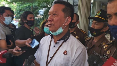 Kapusoenkum, Hari Setiyono saat memberikan keterangan kepada media terkait penetapan JST (Foto / Reno Reksa)