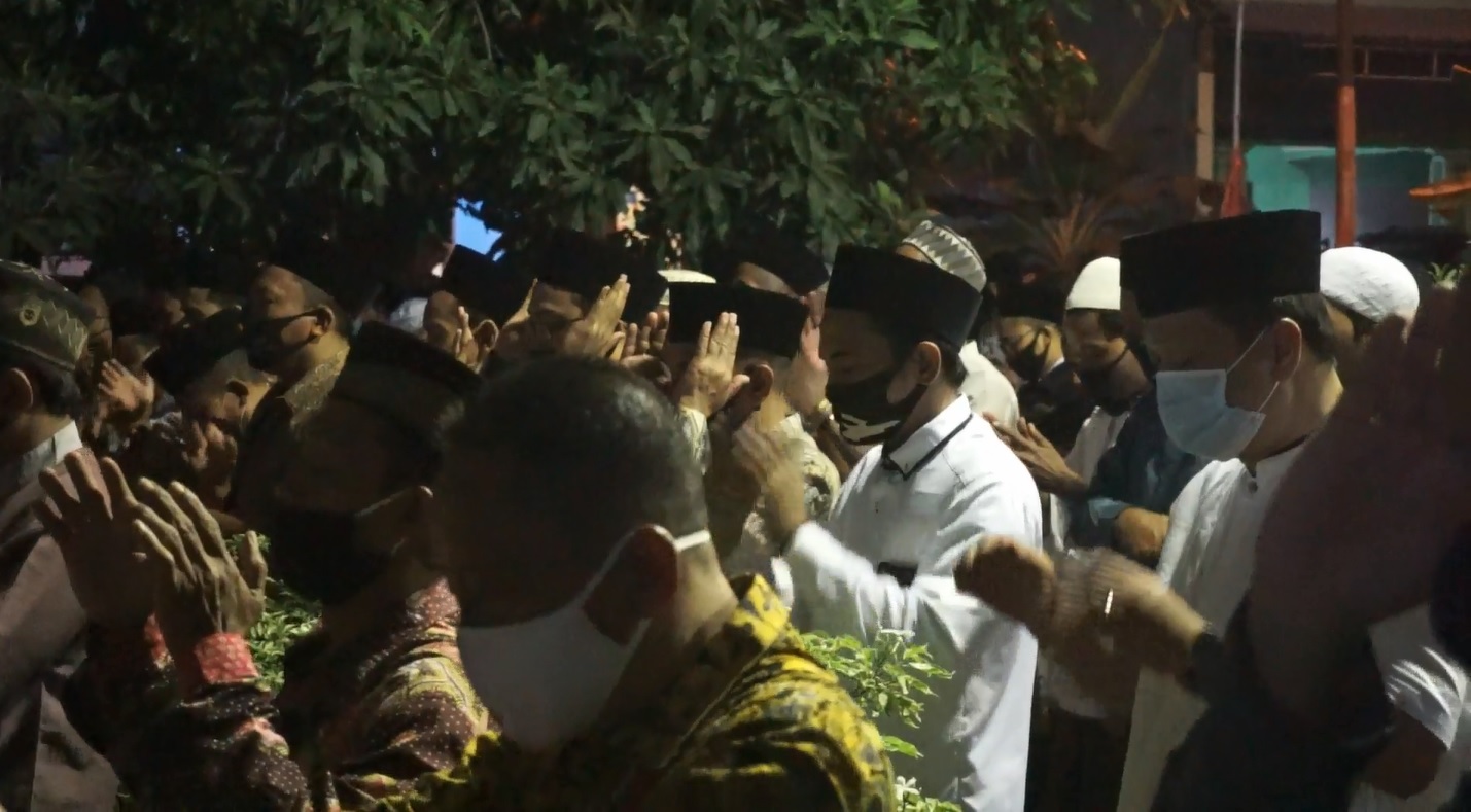 Kedatangan Jenazah Mas'ud Yunus Disambut Isak Tangis Keluarga