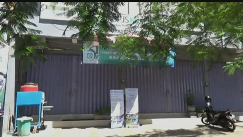 Kantor BPJS Bondowoso tertutup rapat. 