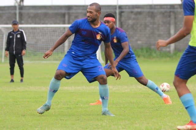 Baru Mulai Intensif Latihan, Bek Persik Kediri Andri Ibo Tertular Korona