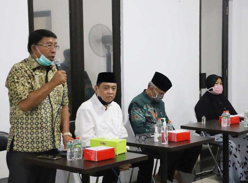 Haji Masnuh memimpin rapat koordinasi 36 elemen relawan pendukung Kelana Aprilianto-Dwi Astuti.