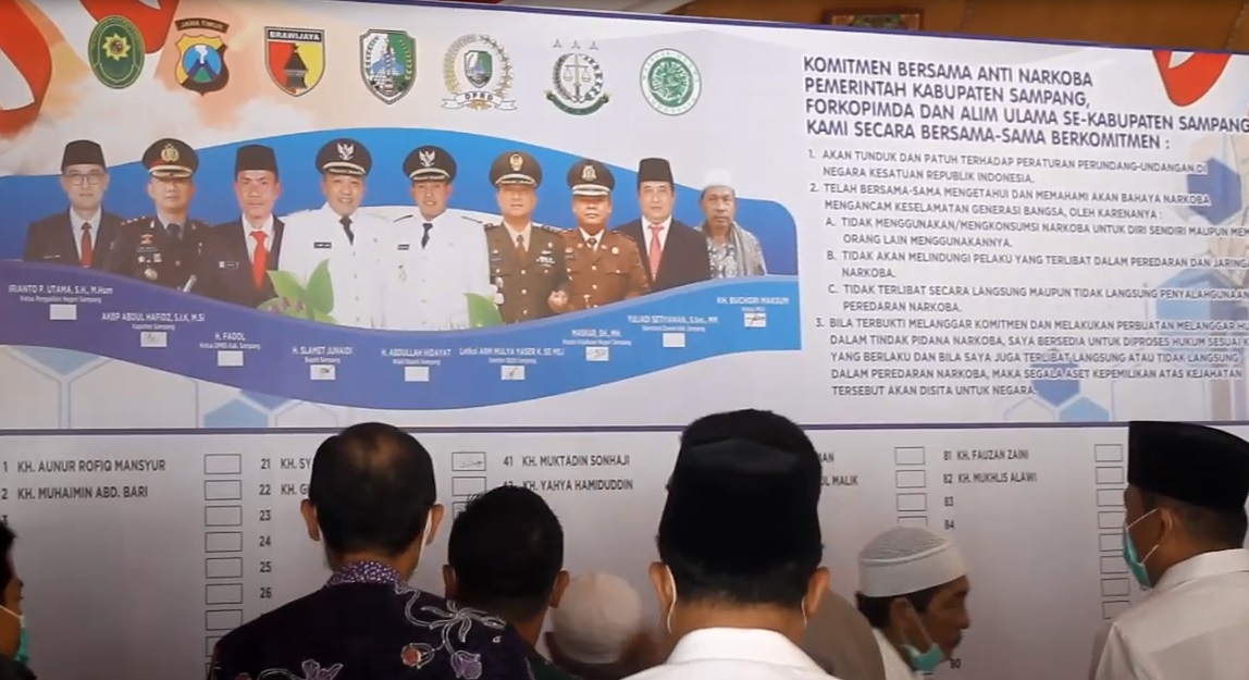 Deklarasi Anti Narkoba melibatkan para ulama dan kyai se Kabupaten Sampang. (metrotv) 