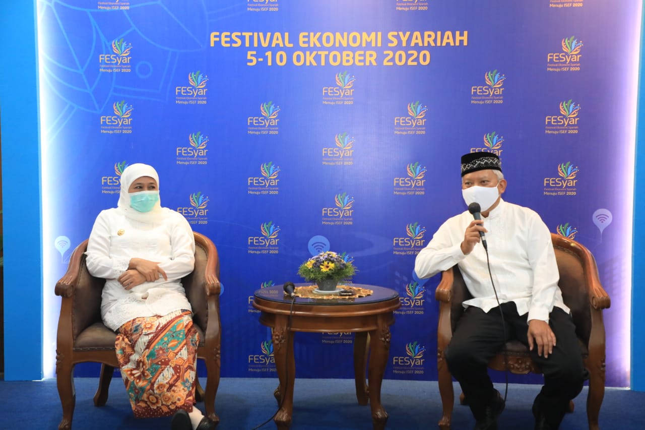 Gubernur Khofifah Indar Parawansa saat menghadiri Opening Ceremony FESyar 2020 Regional Jawa di Kantor BI Wilayah Jawa Timur (Foto / Clicks.id)