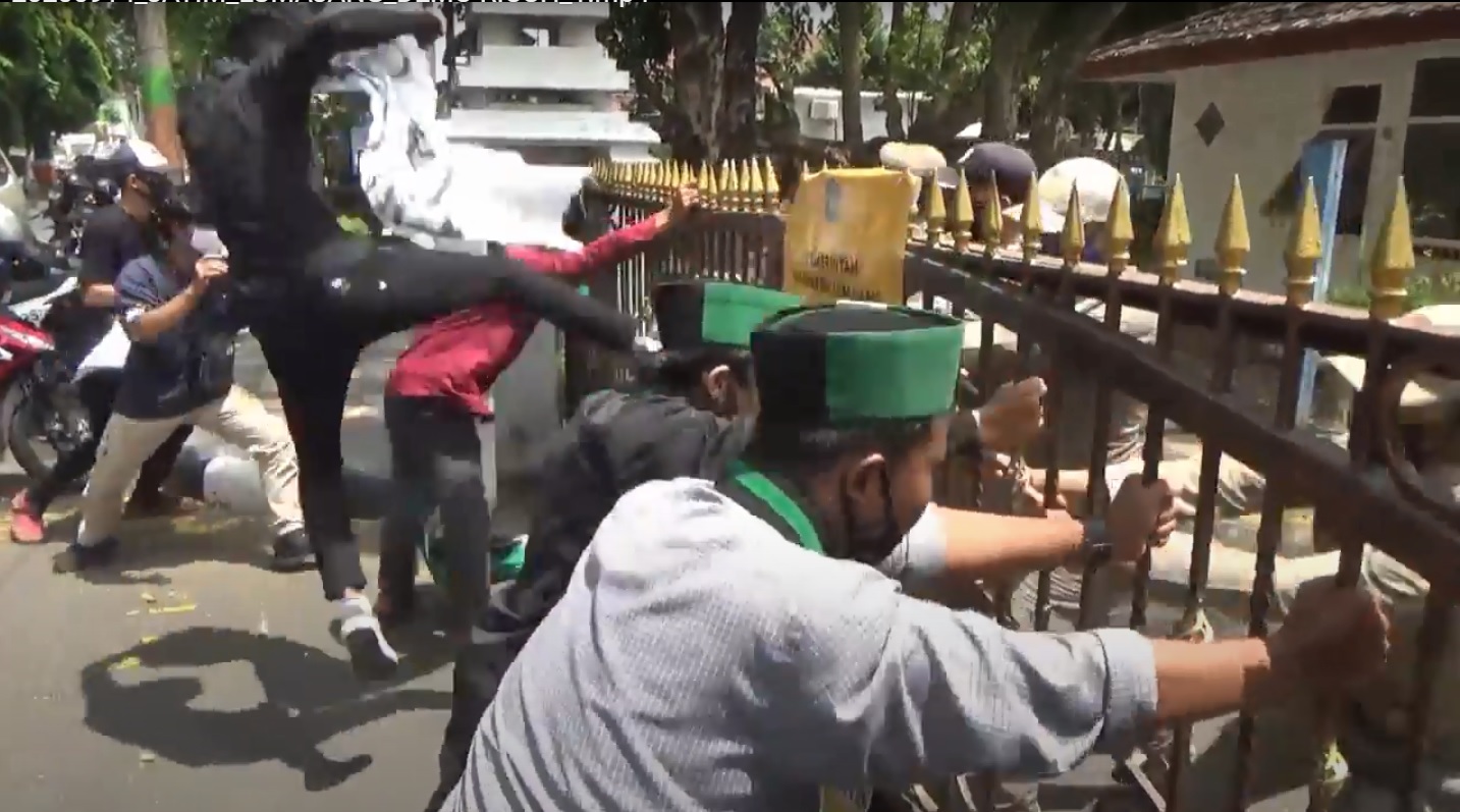37 perusuh yang diamankan Polda Jatim dari Malang dan Surabaya dinyatakan reaktif (Foto / Metro TV) 