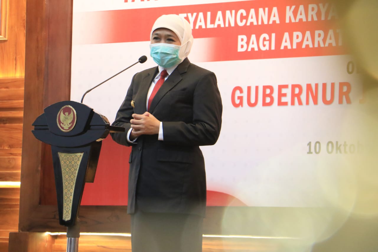 Gubernur Khofifah Raih Penghargaan Pembina K3 Terbaik