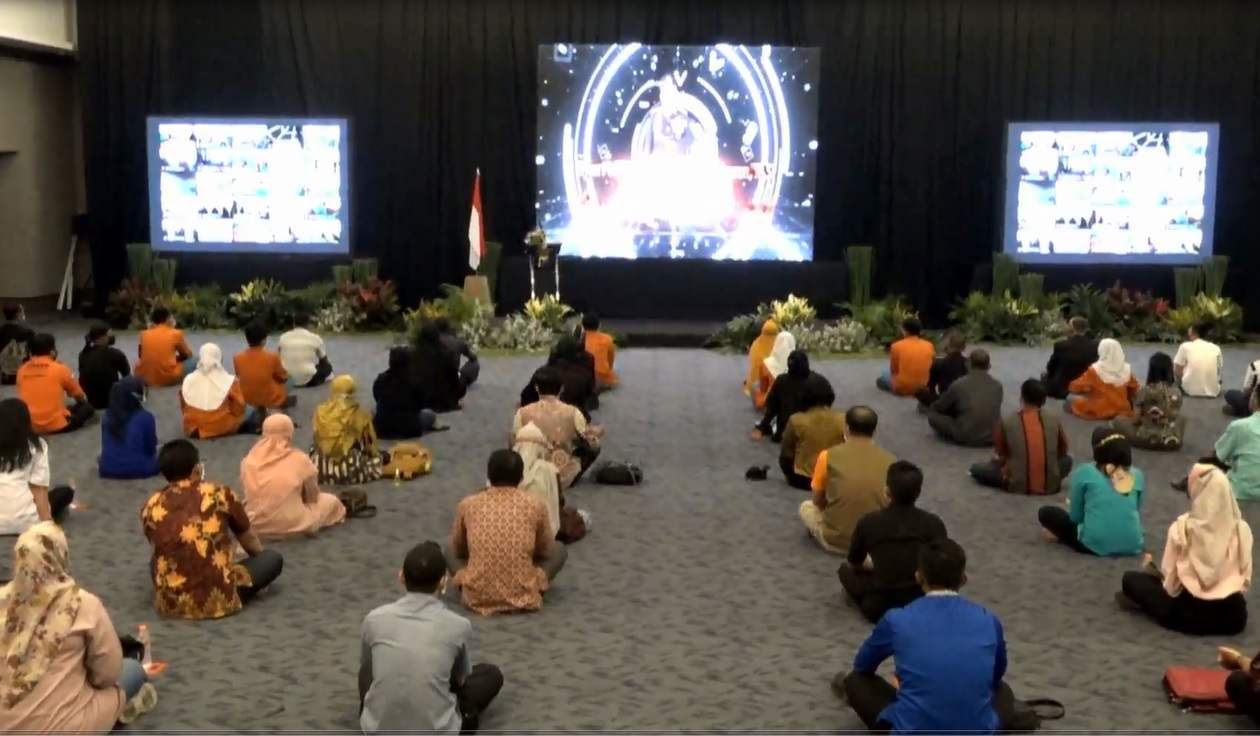 Terapi hipnotis dipusatkan di Ballroom Hotel. (metrotv)