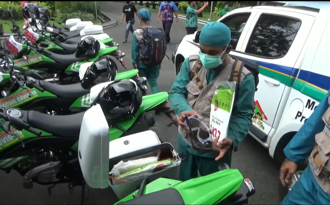 Lima 5 unit motor trail dan 3 motor matic dimodifikasi untuk memudahkan petugas tracing di wiliyah pegunungan. (ft/metrotv)