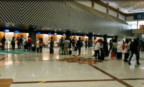 Penumpang di Bandara Juanda sudah mengalami peningkatan sejak H-3 cuti bersama. (metrotv)