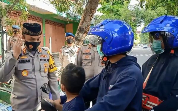 Operasi Zebra di Pasuruan, Pelanggar Dapat Masker dan Helm Gratis