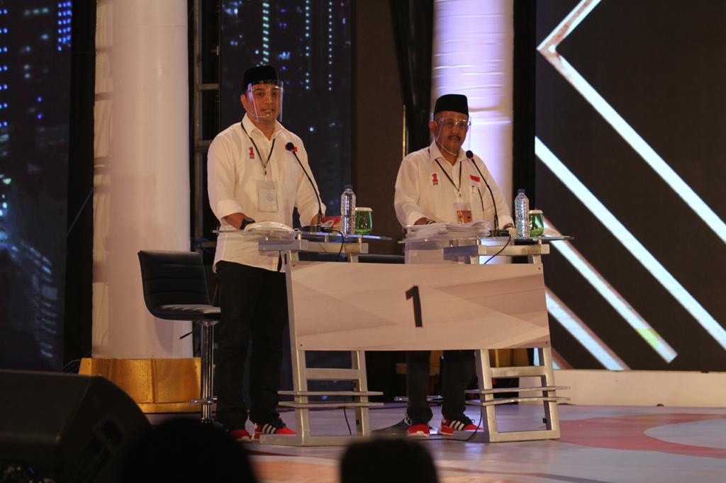 Paslon Ery Cahyadi-Armuji pada debat perdana Pilkada Surabaya 2020. (Foto: Istimewa)