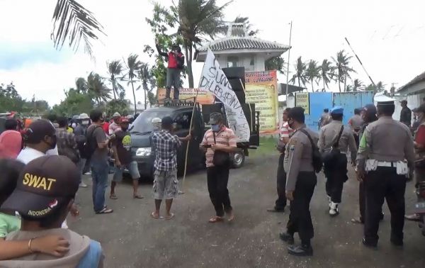 Rusak Lingkungkan, Tambak Udang Didemo Petani dan Nelayan