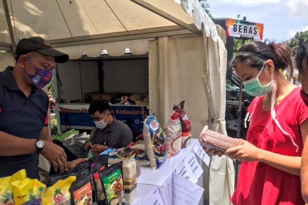 Stabilkan Harga Bahan Pokok, Diskopindak Kota Malang Gelar Operasi Pasar