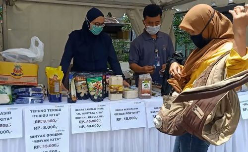 Pasar murah di Kota Malang. (metrotv)