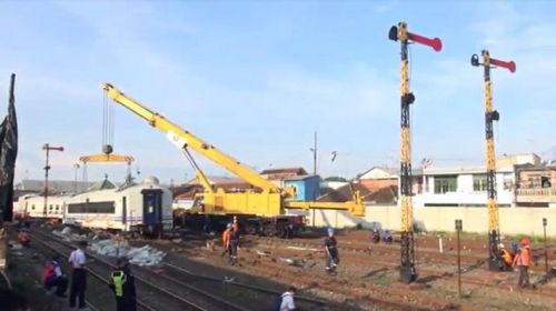 Proses evakuasi KA Gajayana yang anjlok terus dilakukan hingga hari ini (Foto / Metro TV)