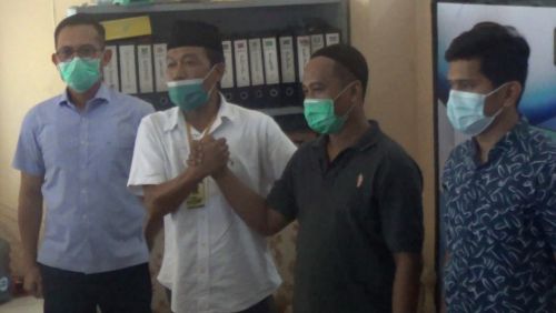 Perwakilan dari Aliansi Cinta NKRI dengan FPI Surbaya berdamai. (metrotv)