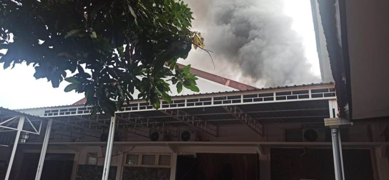 Kebakaran gudang obat  Dinas Kesehatan Sidoarjo. (medcom.id) 