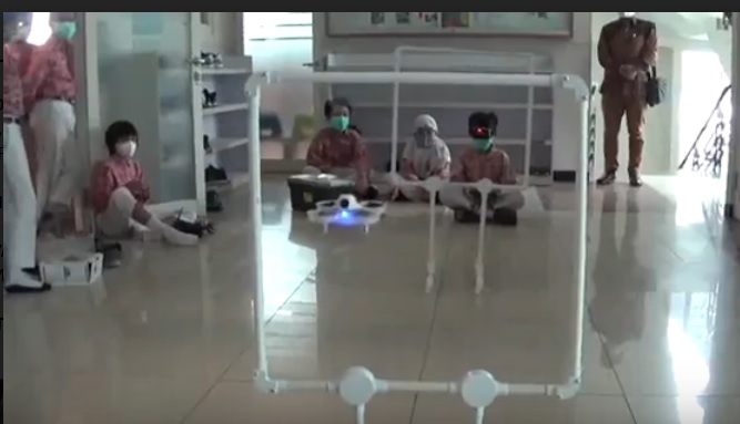 Salah satu robot karya SD Muhammadiyah IV Surabaya. (metrotv)