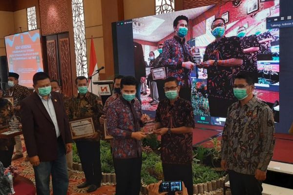 Pelayanan Sehari Jadi, Disdukcapil Bojonegoro Raih Penghargaan Anugerah Adminduk 2020
