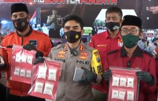 Komplotan Bandar Narkoba Pasuruan Dibekuk, Sita 1 Kg Sabu!