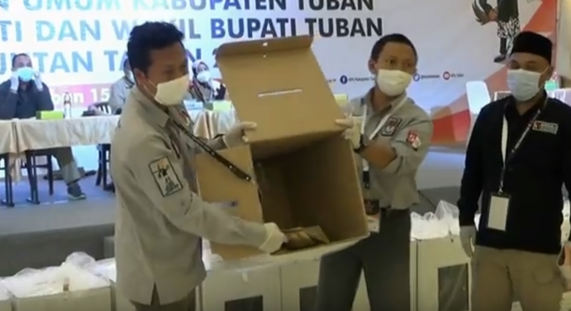 Rapat pleno rekapitulasi suara Pilkada Kabupaten Tuban. (metrotv) 