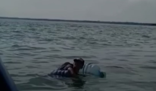 Tak Punya Uang, Pria Asal Malang Nekat Seberangi Lautan Pakai Galon