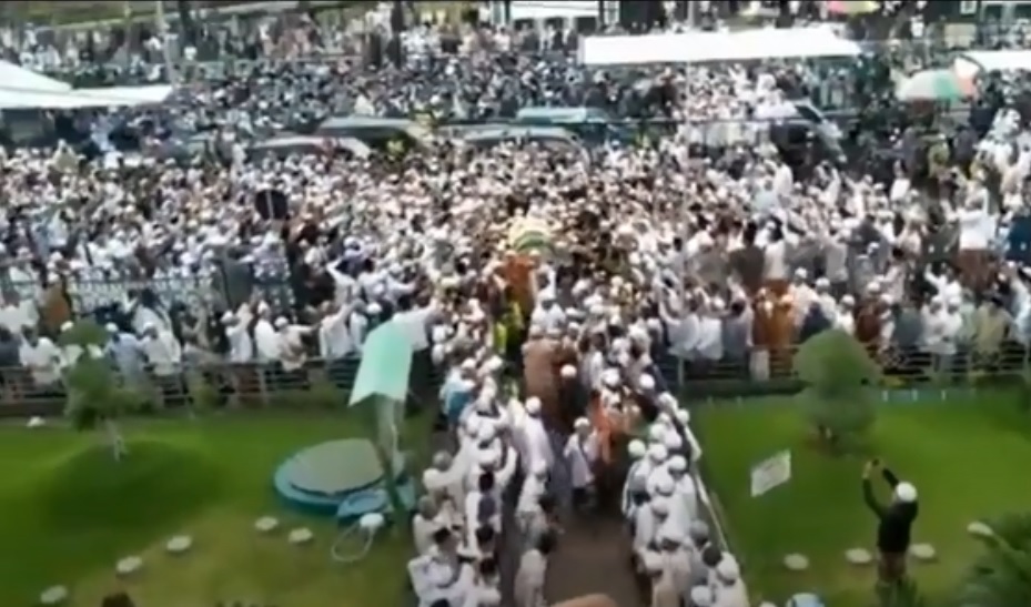 Pemakaman Habib Hasan di Pasuruan Dijubeli Ribuan Pelayat, Satgas Covid-19 Kebobolan!