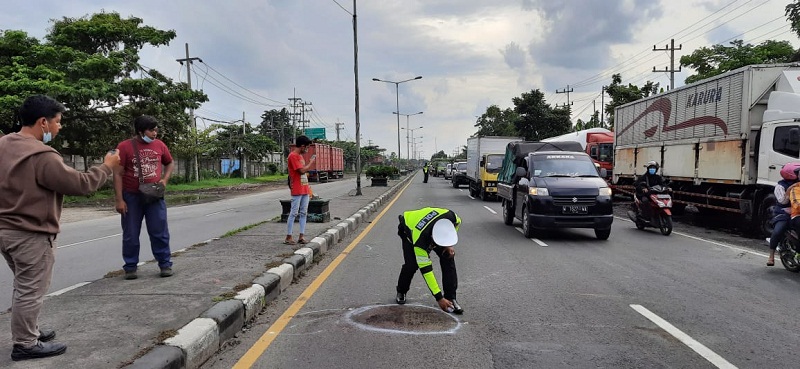 Bypass Krian Makan Korban, Pemotor Tewas Terlindas Truk